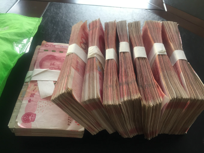 9万元现金已被认领烟台公安公交爱心接力物归原主