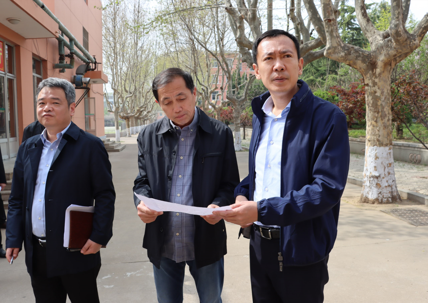 副市长, 市公安局局长孙涛及有关镇街部门负责同志参加活动
