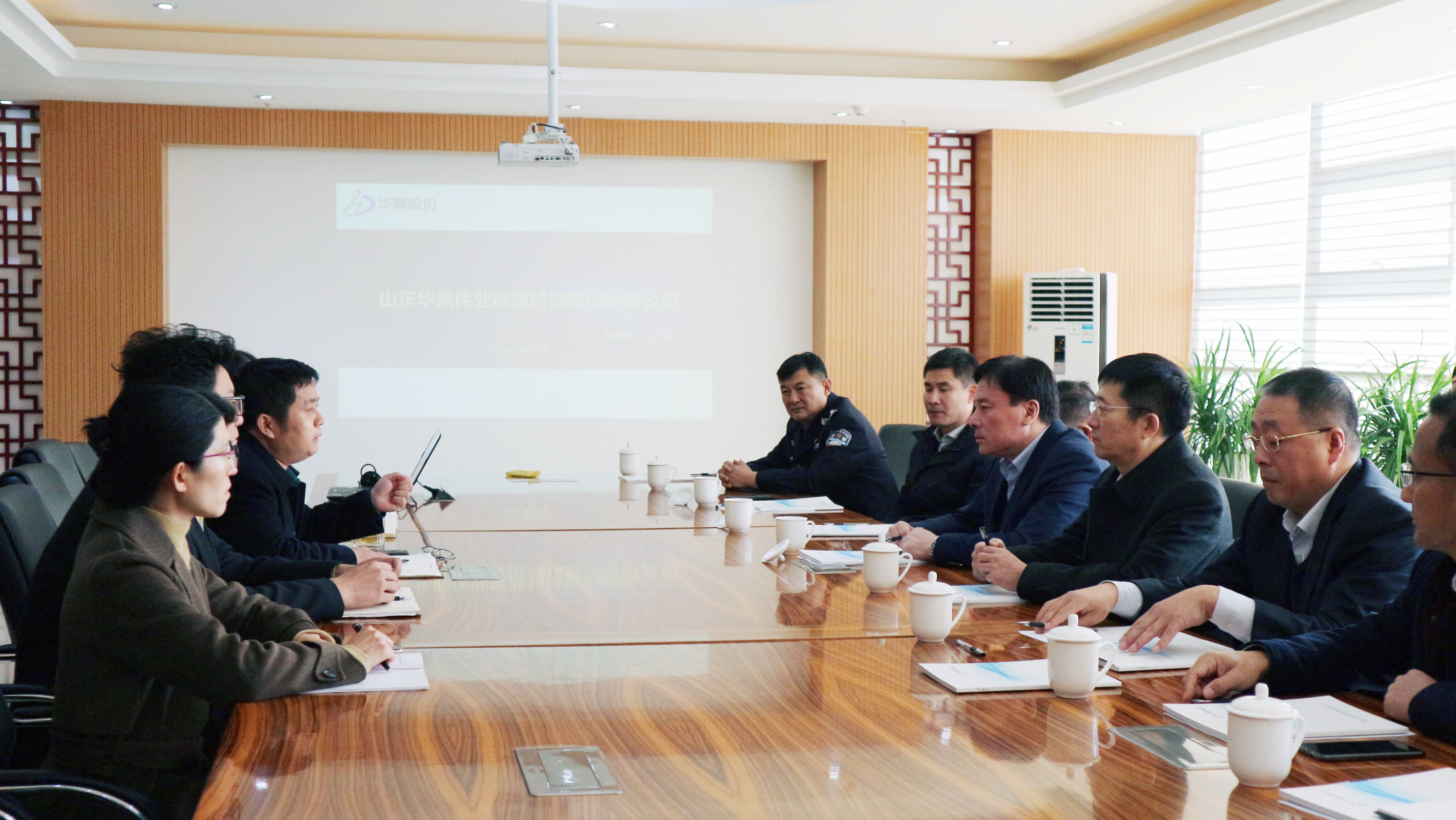 烟台市政府门户网站 政务动态 赵峰同志到高新区联系