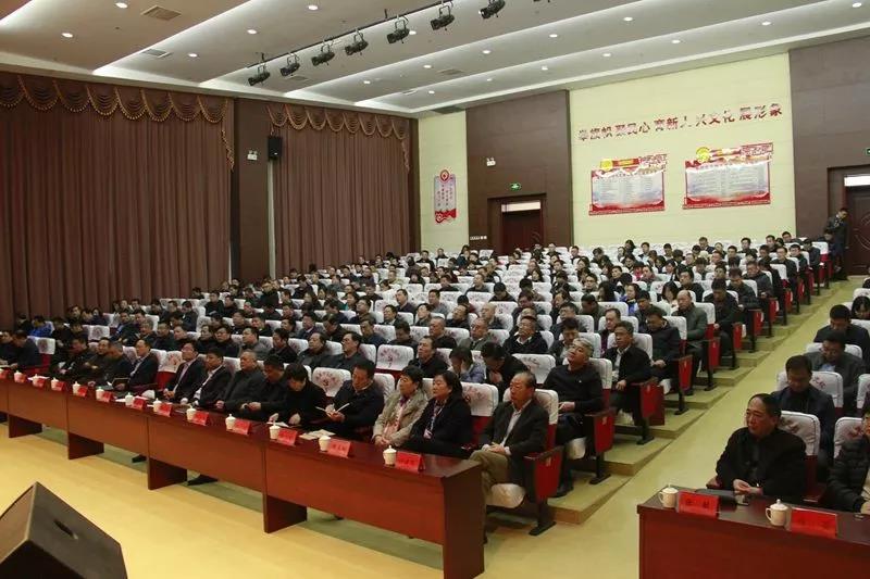 宣讲结束后,张祖玲来到蓬莱阁景区管理中心,与干部职工进行了座谈交流