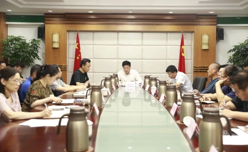 芝罘区召开区委常委会扩大会议