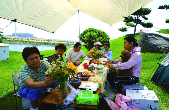 山野临湖享晚风 龙口:露营休闲适配多元需求.png