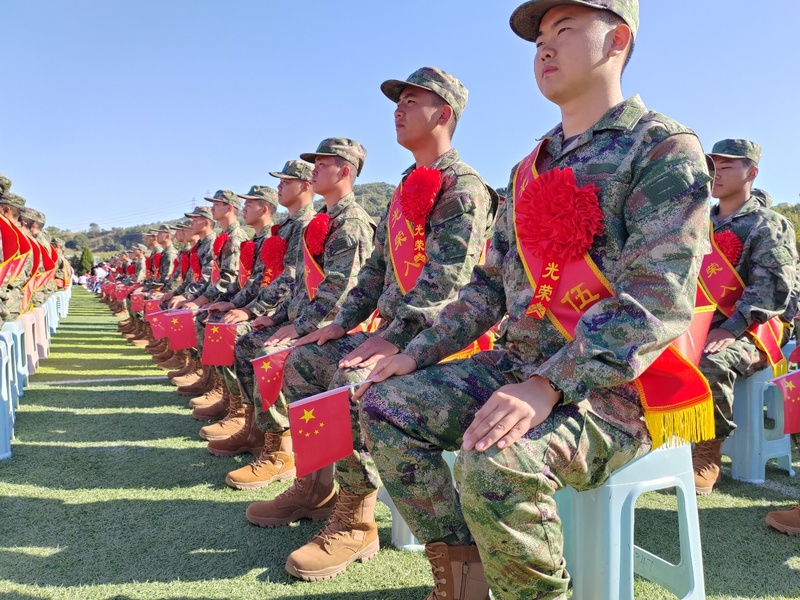 热血赴戎机 青春卫家国!烟台市举行2026年下半年新兵欢送仪式.jpg