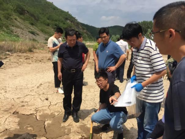 市生态环境局局长周俊带队现场调查处理