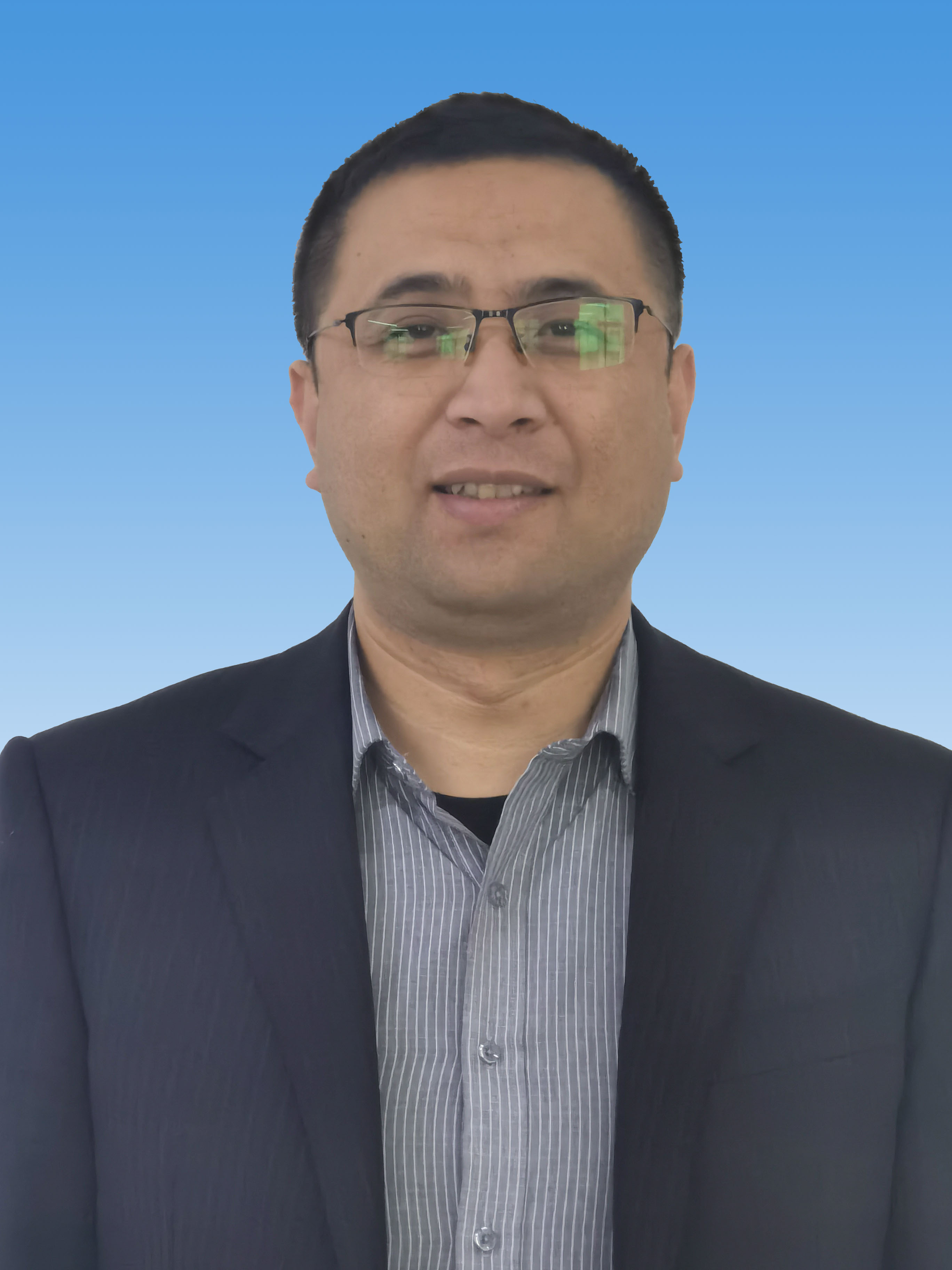龙口市石良镇石良中学>学校概况>领导信息>栾静职务职级校长基本信息