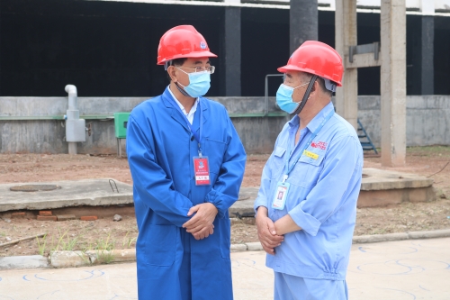 8月12日,市委书记李胜刚深入企业一线督导安全生产和疫情防控工作.